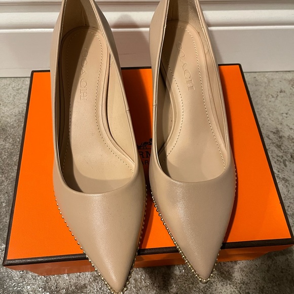 Coach Pumps (nude)  - Brand New - Picture 2 of 6